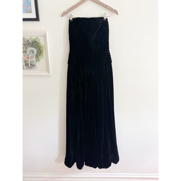 TADASHI COLLECTION Vintage Black Strapless Velvet Gown Size 4 - Picture 2 of 8